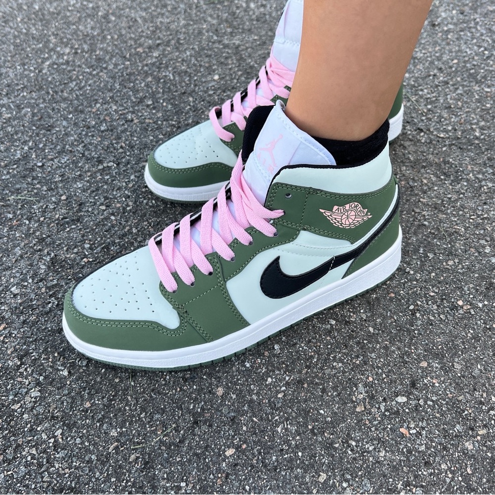 Nike Air Jordan Green Dutch with pink and white laces